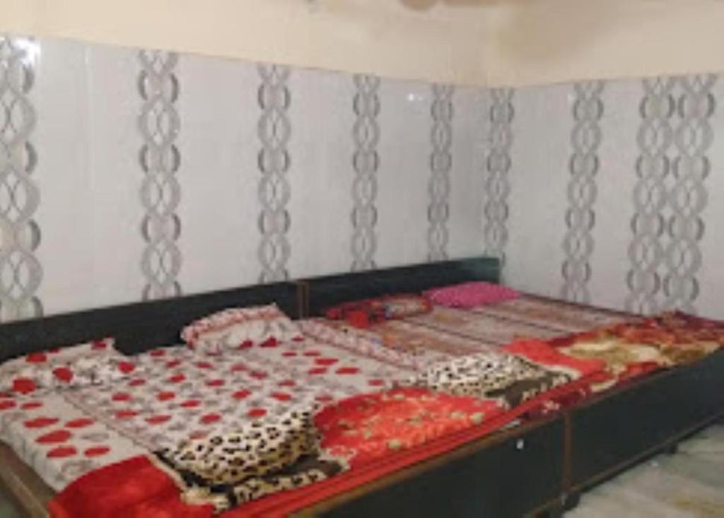 Maatu Shri Comfort Stay-Guest House Матура Екстериор снимка