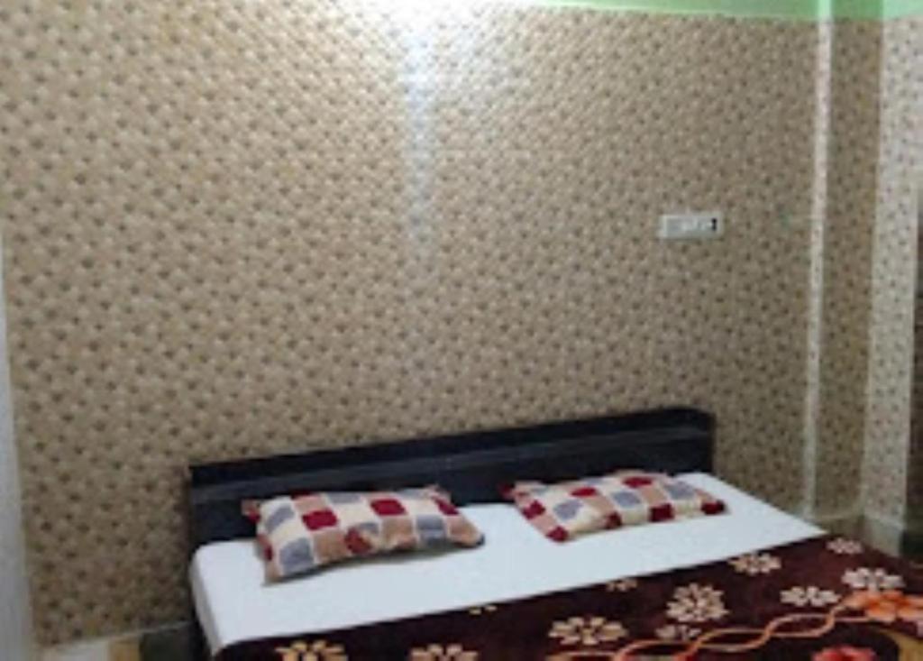 Maatu Shri Comfort Stay-Guest House Матура Екстериор снимка