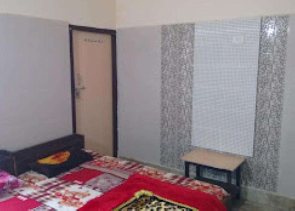Maatu Shri Comfort Stay-Guest House Матура Екстериор снимка